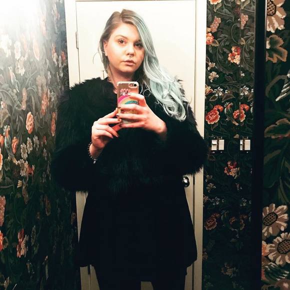 Meet your Posher, Chelsea - Picture 1 of 1